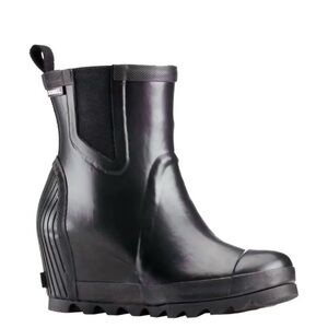 SOREL wedge Rain boot. Size 8. Black